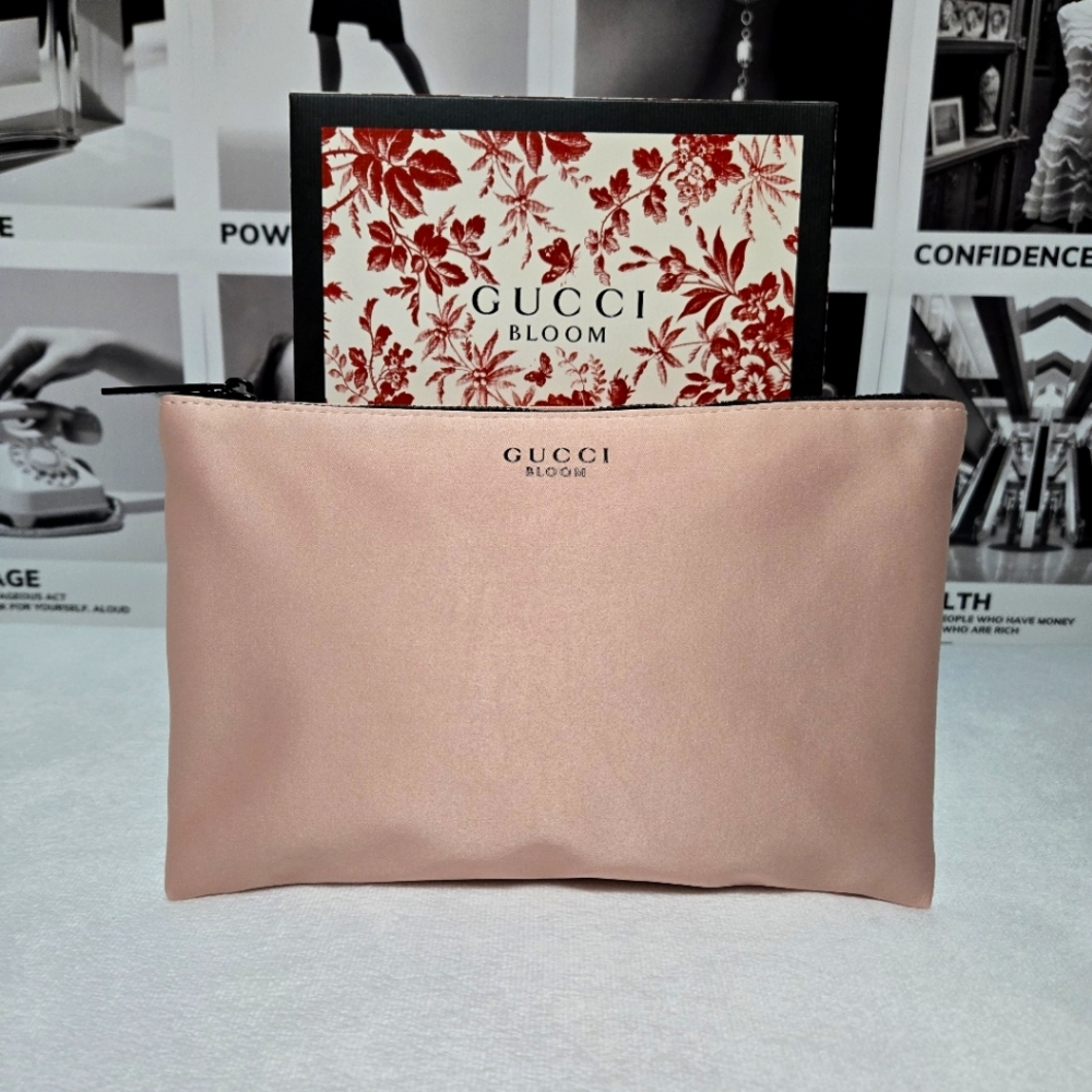 NWOT-Gucci Limited Edition Bloom Pink Pouch with Box